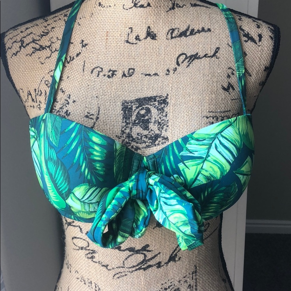 Shade & Shore 36c Bikini Top Palm print M NWOT